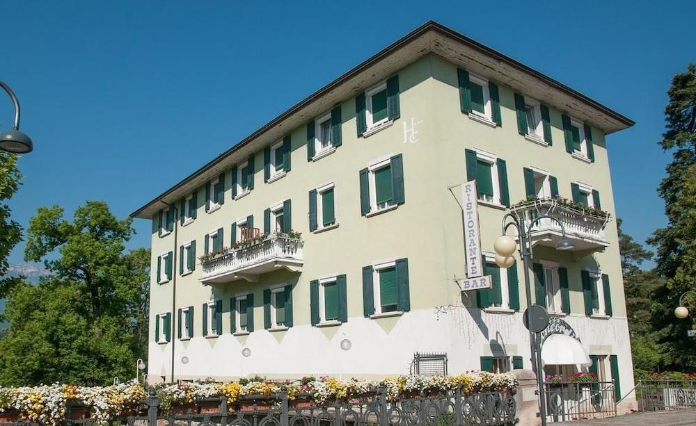 Hotel Concordia ليفيكو ترمي المظهر الخارجي الصورة
